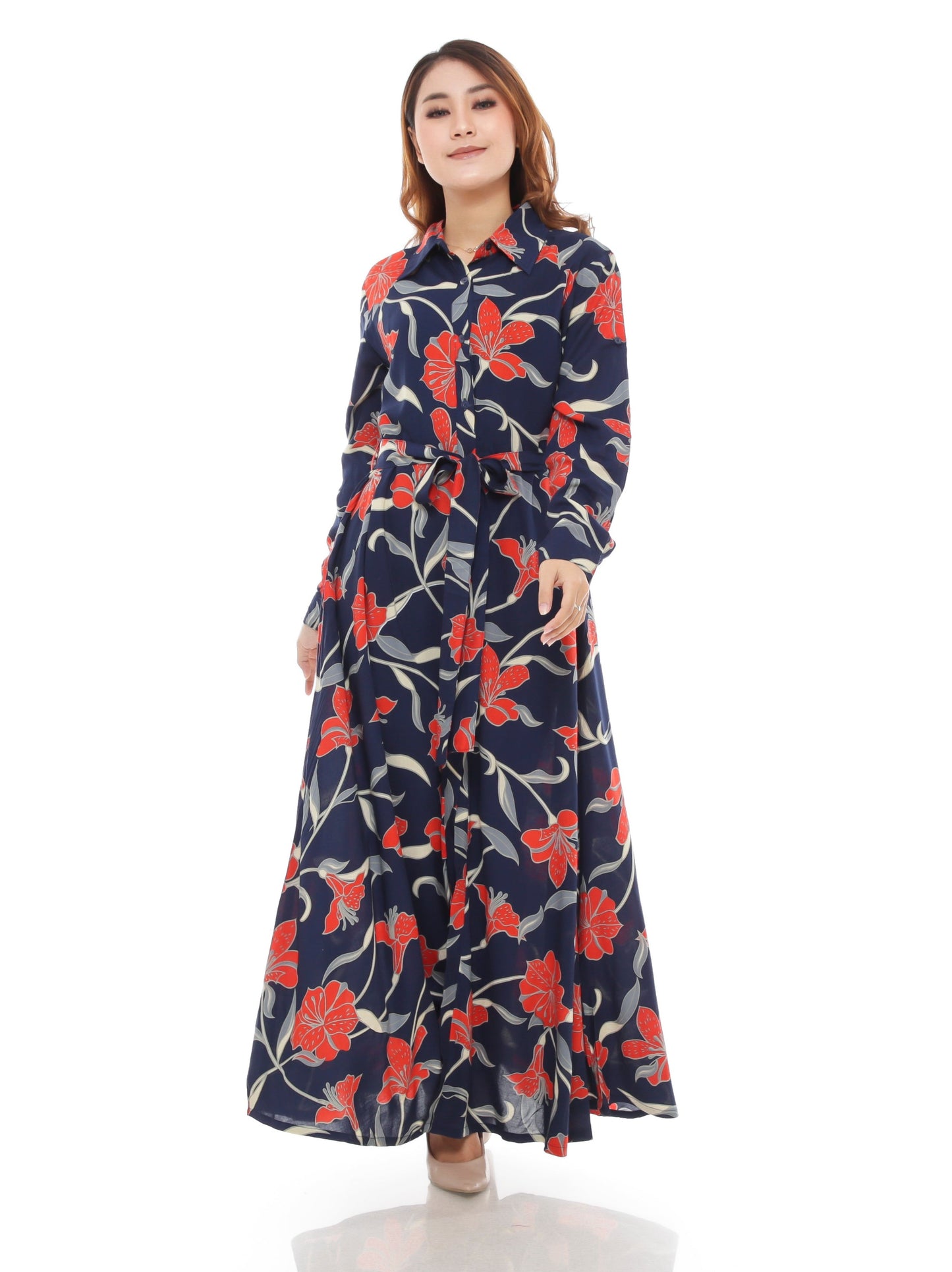 Maxi dress with collar, long sleeve can be roll up. Combine with belt accessories.