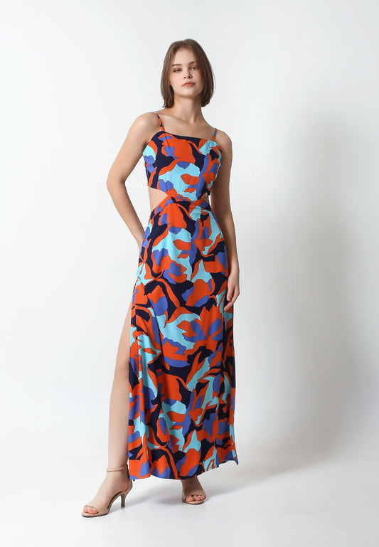 Sustainable Chic: Crafted from eco-friendly rayon viscose, the Mere Maxi reflects our commitment to sustainability without compromising on quality or style. Vibrant Prints: Available in a variety of eye-catching prints, each inspired by the beauty of tropical landscapes, the Mere Maxi adds a touch of exotic flair to your summer wardrobe. Versatile Appeal: From beachside lounging to sunset strolls, this maxi dress is the perfect ensemble for your summer vacation, exuding both comfort and sophistication.