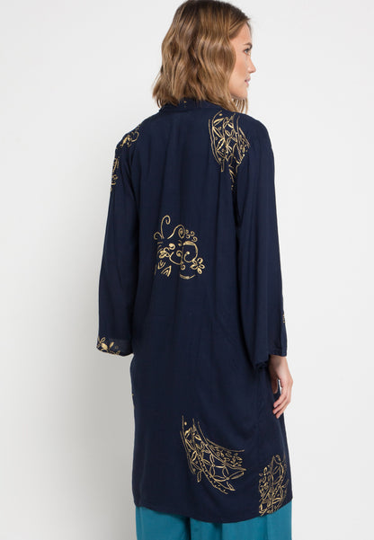 Introducing our versatile Light Outer/Kimono style piece, the perfect addition to complete your daily outfit with effortless flair. Crafted with delicate fabrics and featuring an airy kimono-style design, this outer layer adds a touch of elegance and sophistication to any ensemble.